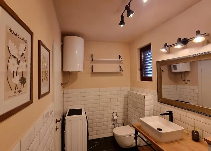 Mediterranean House - Forest Marjan